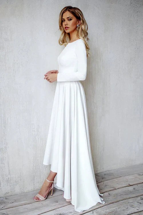 Vestidos de novia de satén con mangas largas y espalda abierta y corte sirena